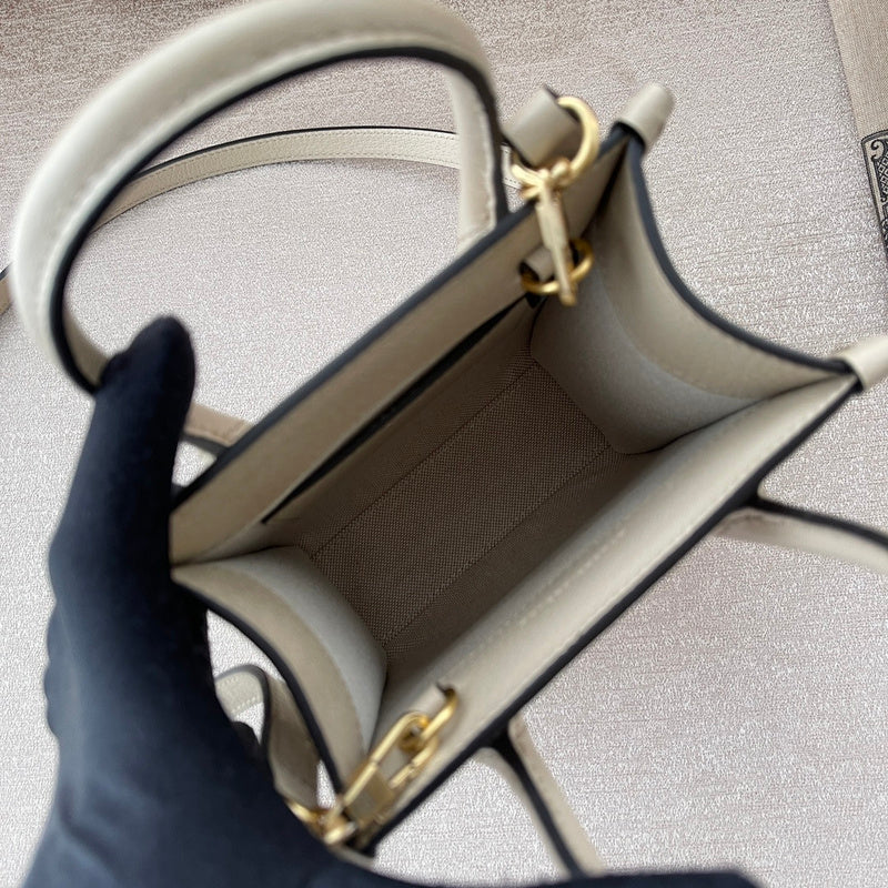 GUI - Luxurious Totes - 353