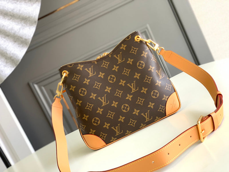 LOV - Luxurious Totes - 1717