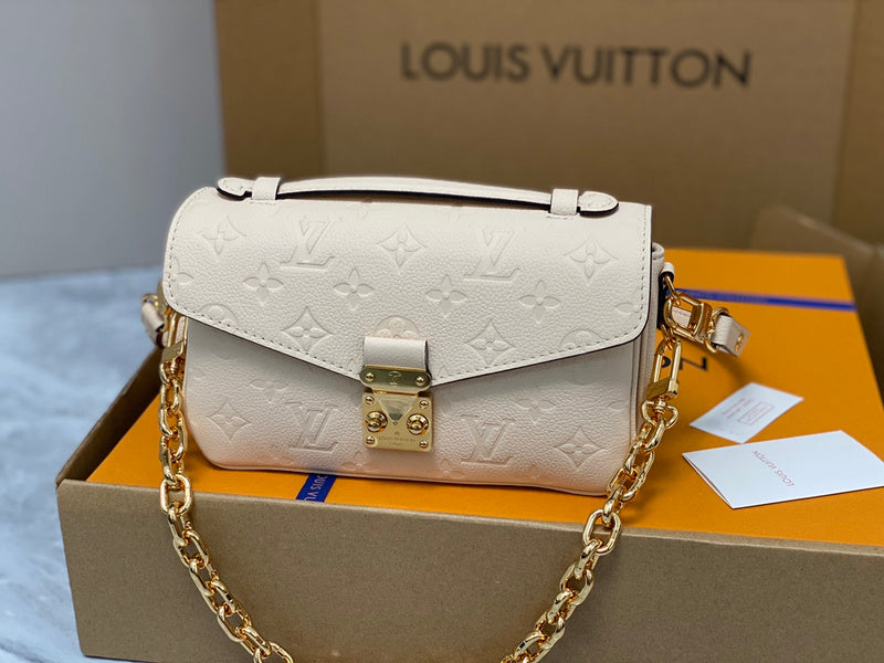 LOV - Luxurious Totes - 041