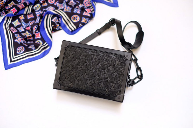 LOV - Luxurious Totes - 2596