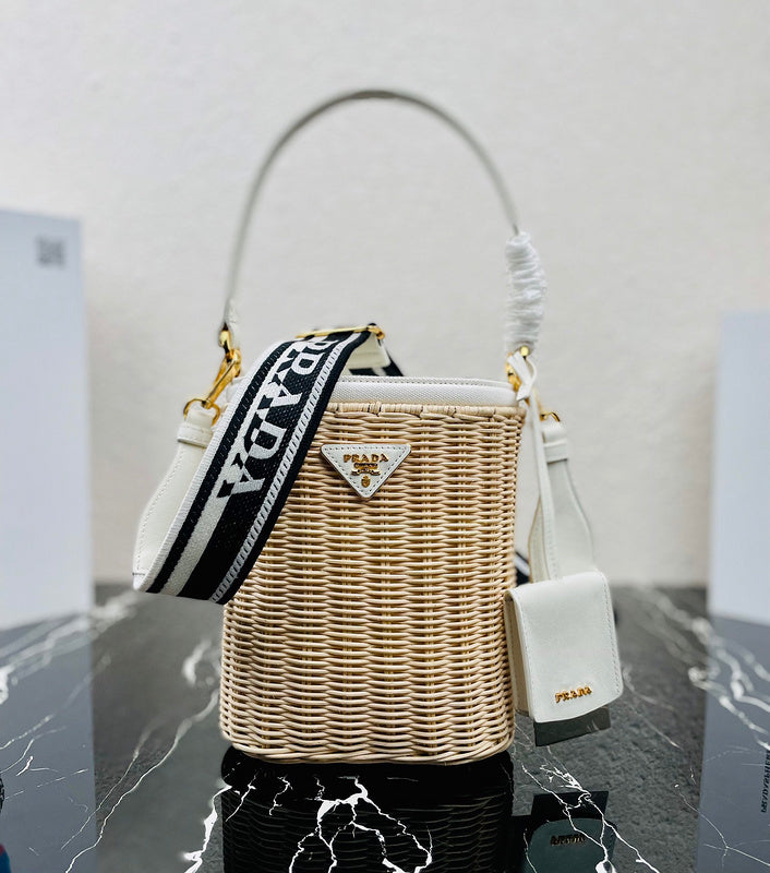 Luxurious Totes - Latest - 4540
