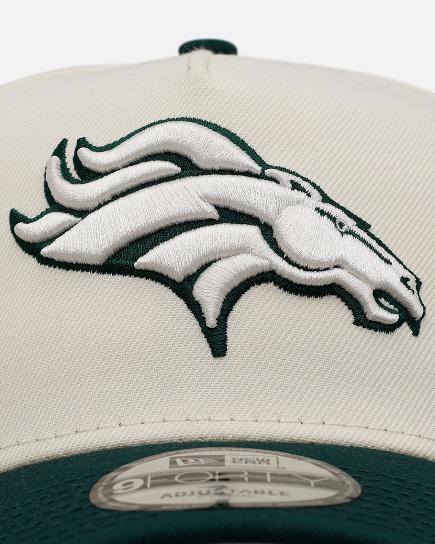 New Era Denver Broncos 'Evergreen 2.0' 9FORTY A-Frame Snapback Chrome/Dark Green