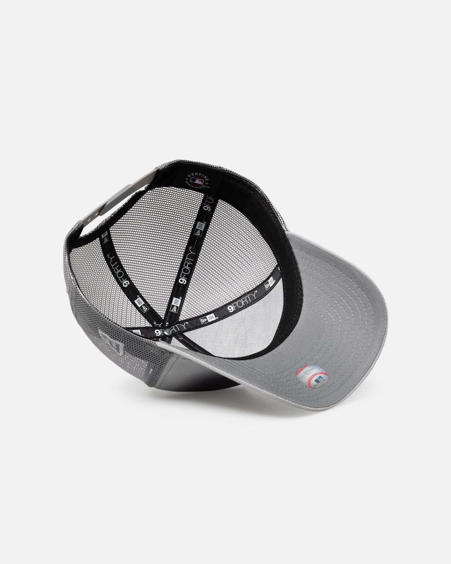 New Era New York Yankees 'Gradient Trucker' 9FORTY A-Frame Trucker Snapback Grey