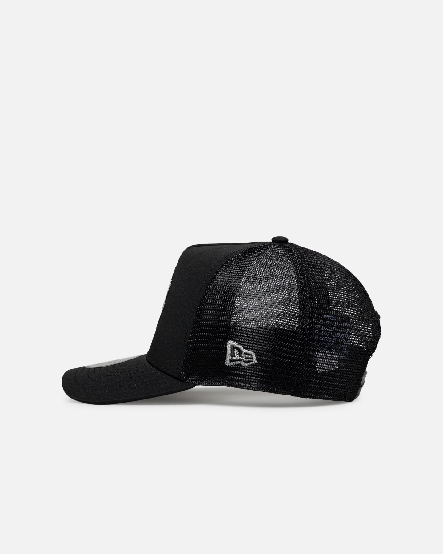 New Era Manchester United FC Reflective A-Frame Trucker Snapback Black