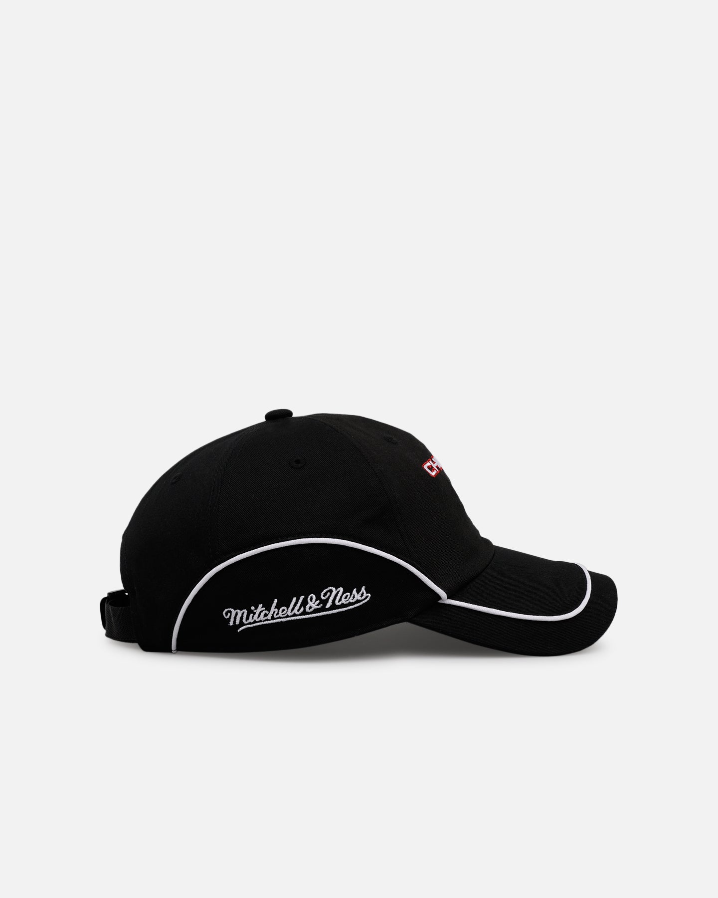 Mitchell & Ness Chicago Bulls 'Millenium' Circuit Strapback Black/Red