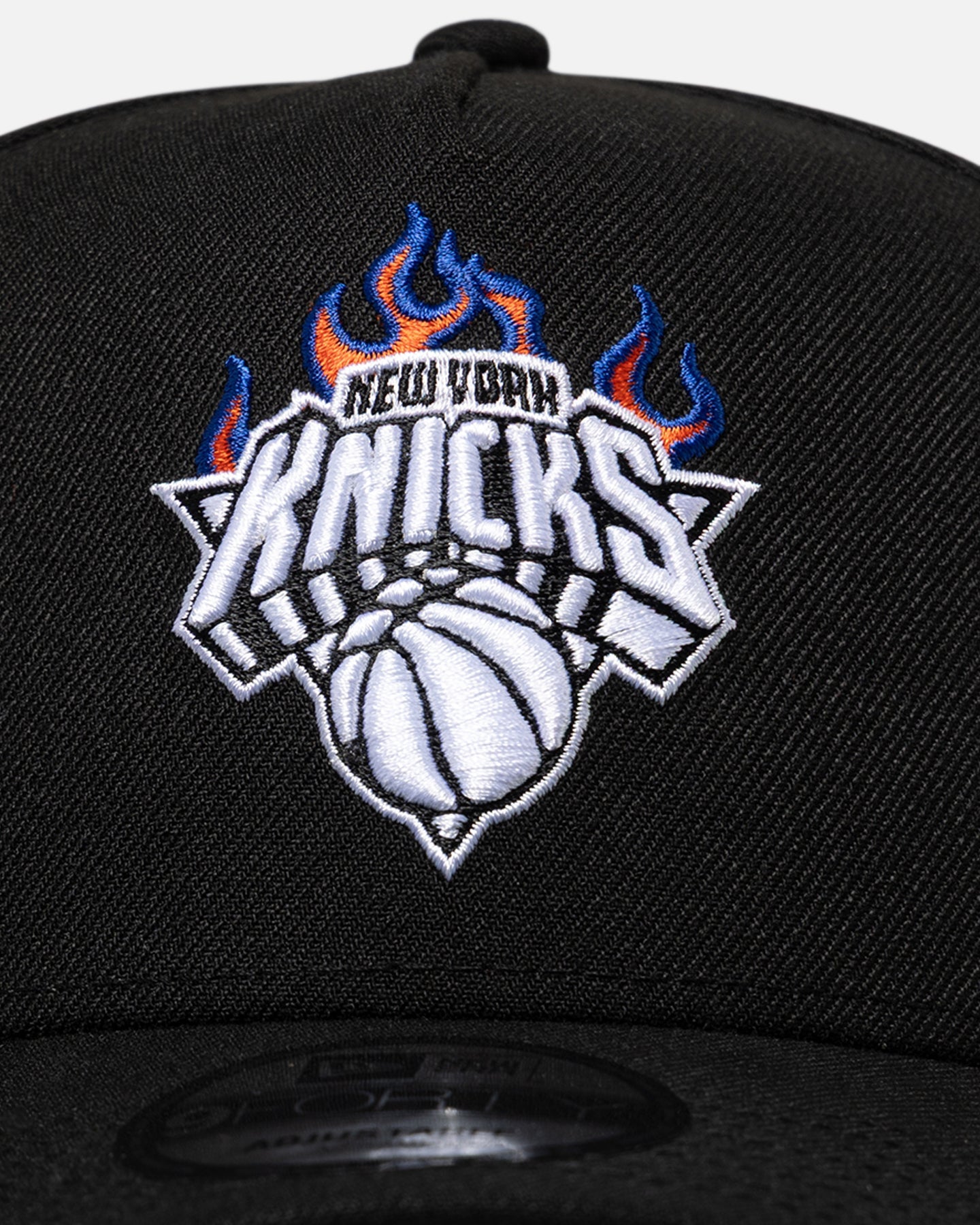 New Era New York Knicks 'Flame Logo' 9FORTY A-Frame Snapback Black