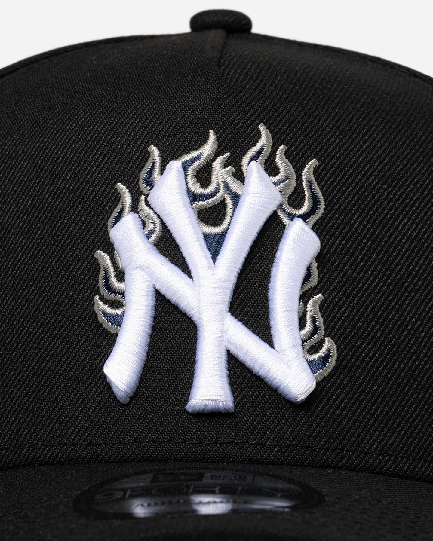 New Era New York Yankees 'Flame Logo' 9FORTY A-Frame Snapback Black