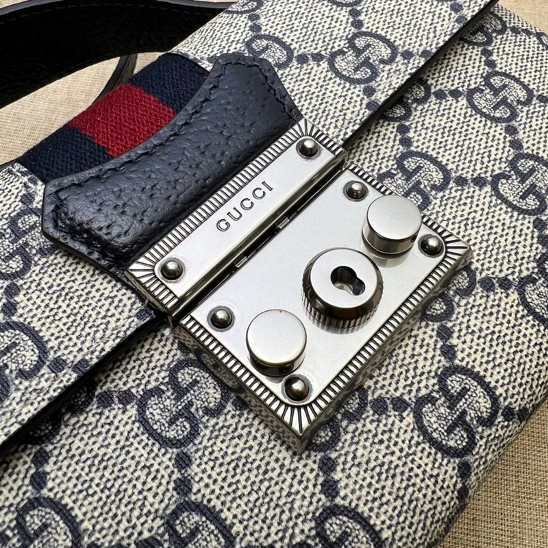 GUI - Luxurious Totes - 1024