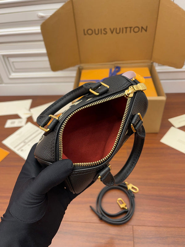 LOV - Luxurious Totes - 1057