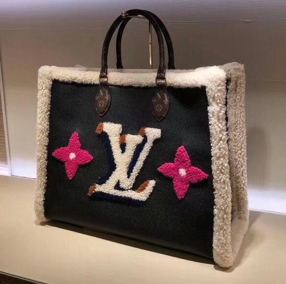LOV - Luxurious Totes - 2578