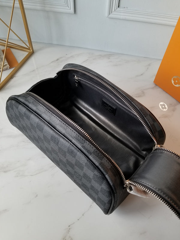 LOV - Luxurious Totes - 2332