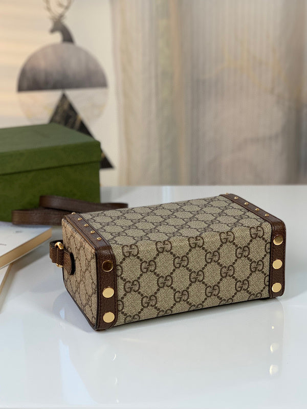 GUI - Luxurious Totes - 149