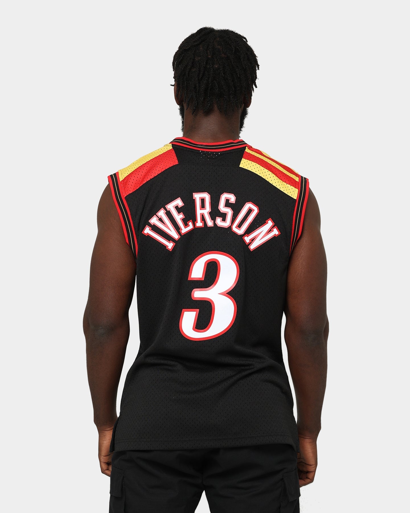 Mitchell & Ness Philadelphia 76ers Allen Iverson #3 '06 Road Swingman Jersey Black
