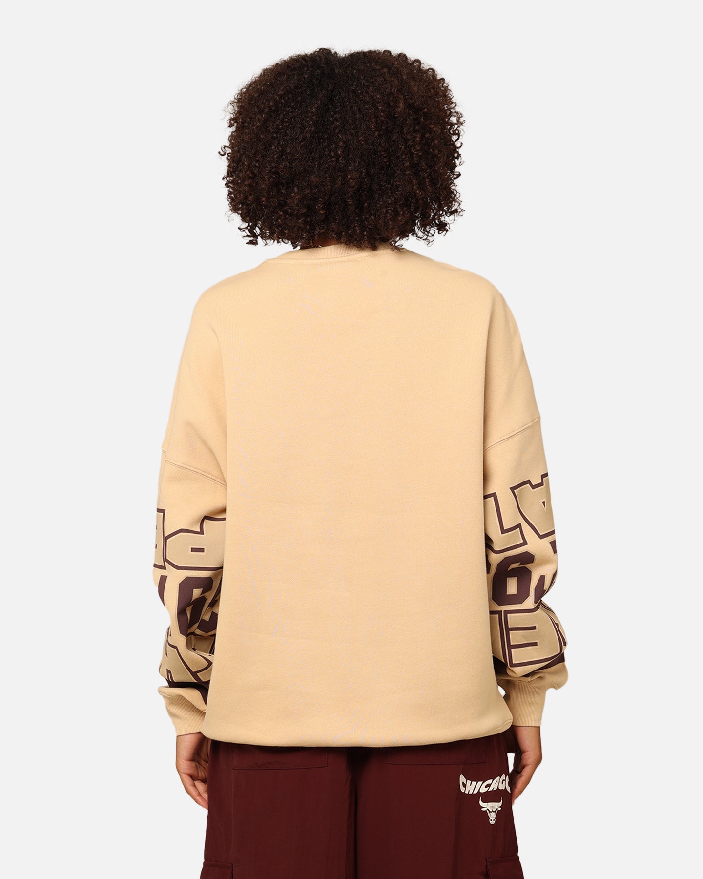 Mitchell & Ness Women's Chicago Bulls League Crewneck Warm Sand