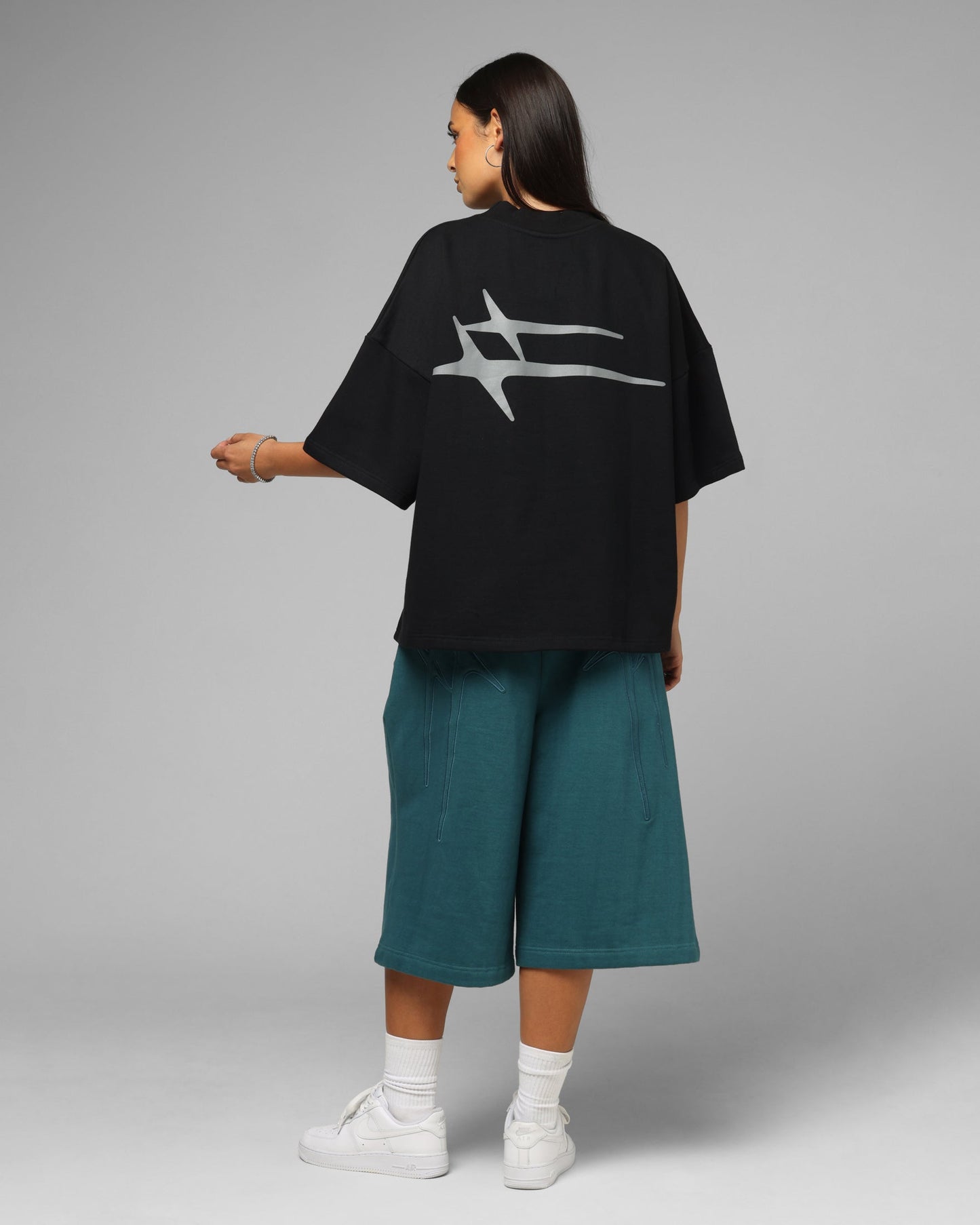 Loiter Ultra Hybrid Premium T-Shirt Black