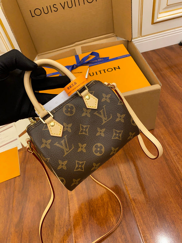 LOV - Luxurious Totes - 2093