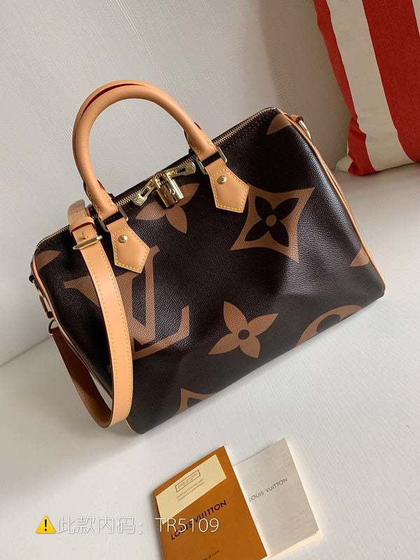Luxurious Totes - Latest - 9704