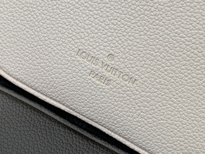 LOV - Luxurious Totes - 679