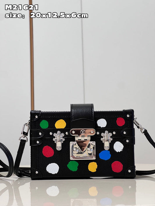 LOV - Luxurious Totes - 244