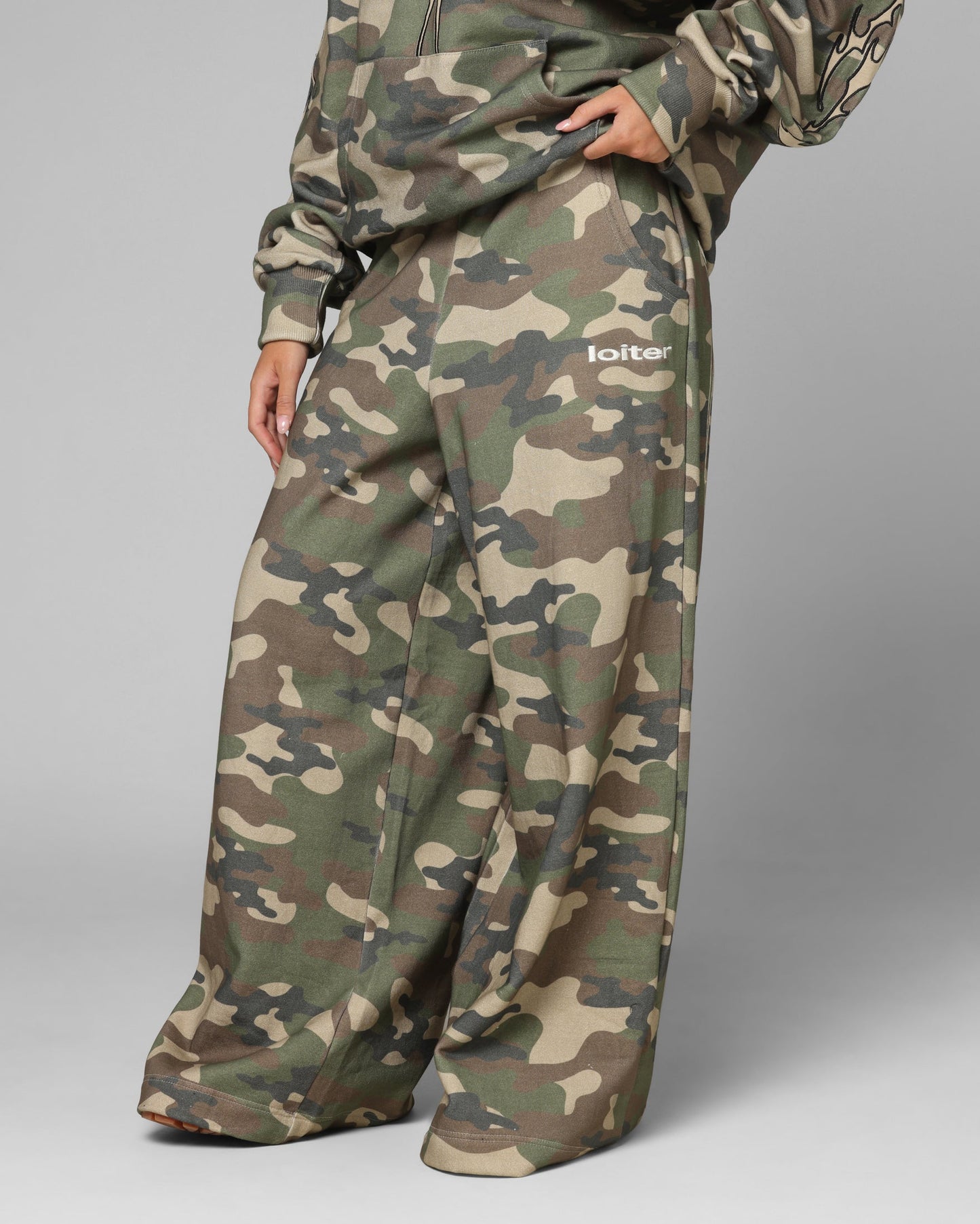 Loiter Ultra Hybrid Sweatpants Camo