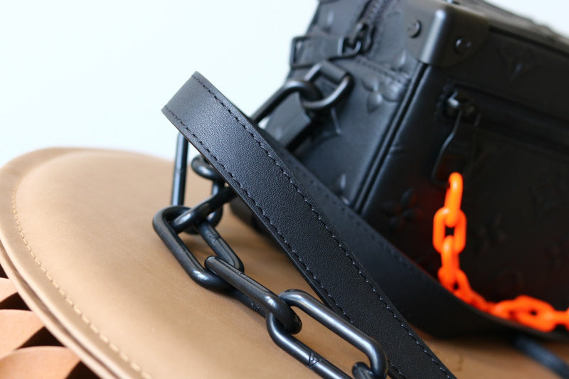 LOV - Luxurious Totes - 1804