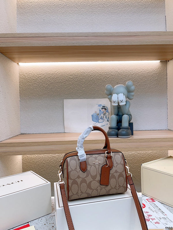 Luxurious Totes - CCH2 Bags - 104