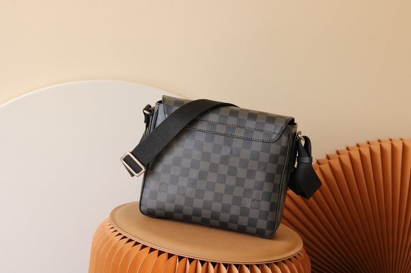 LOV - Luxurious Totes - 2046