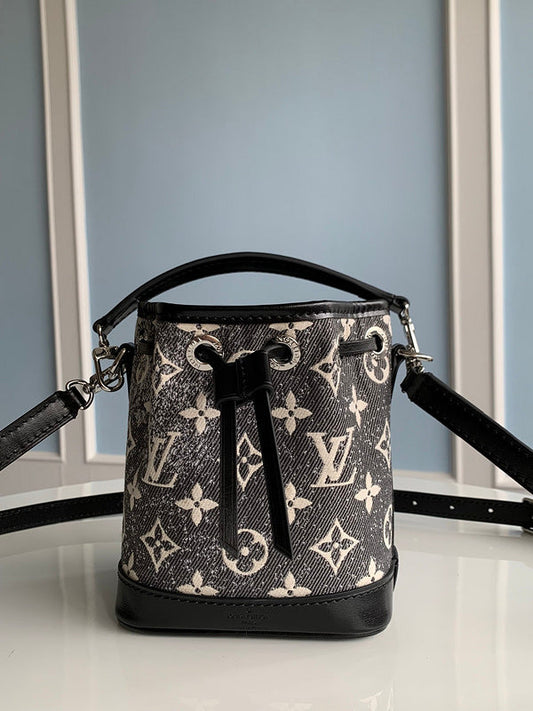 LOV - Luxurious Totes - 957