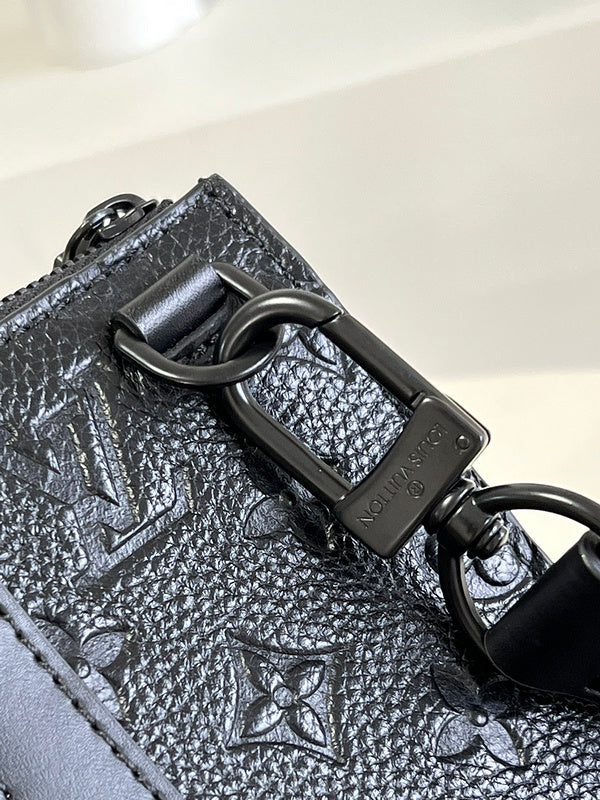 LOV - Luxurious Totes - 1610