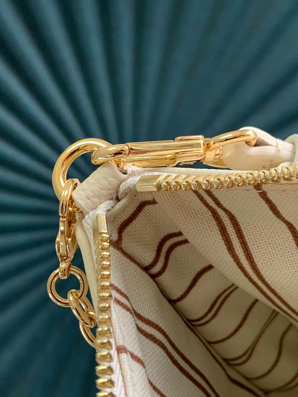 LOV - Luxurious Totes - 1913