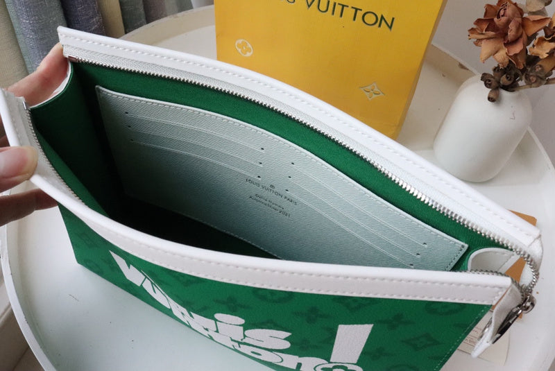 LOV - Luxurious Totes - 2369