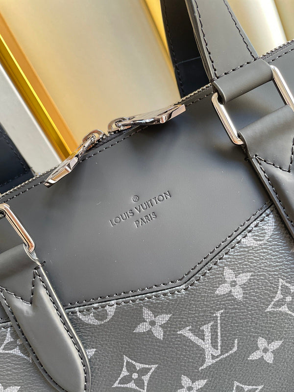 LOV - Luxurious Totes - 1841