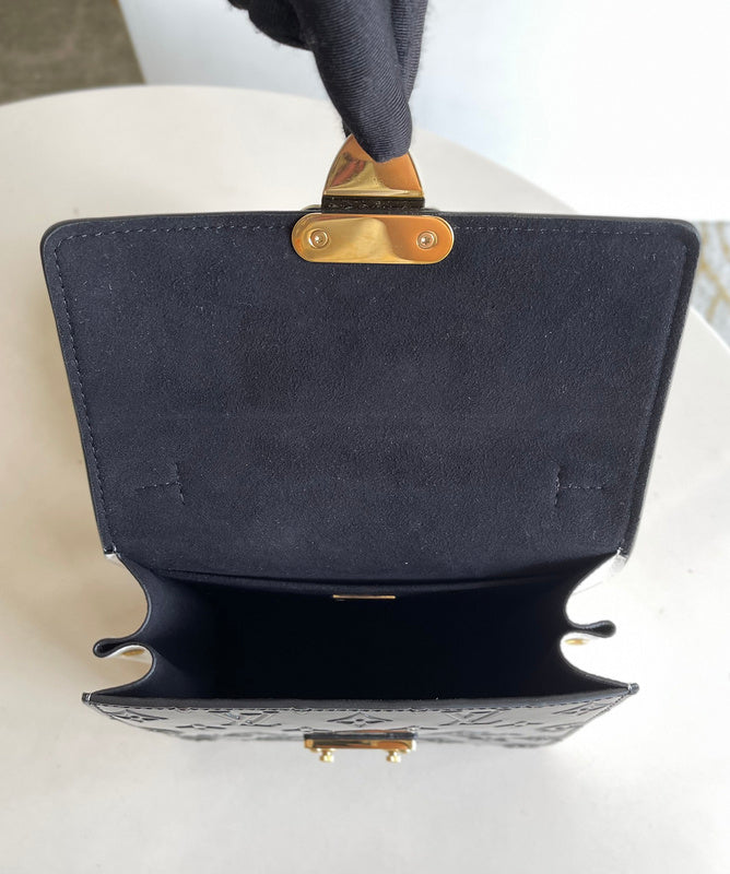 LOV - Luxurious Totes - 2226