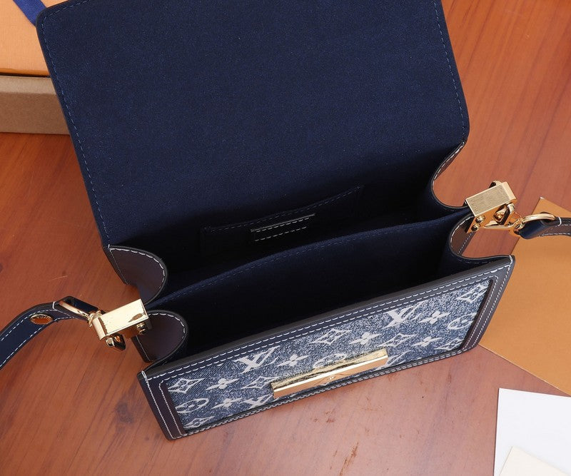 LOV - Luxurious Totes - 1659