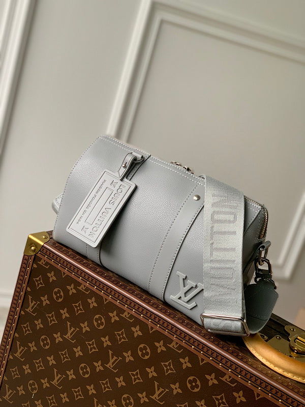 LOV - Luxurious Totes - 1898