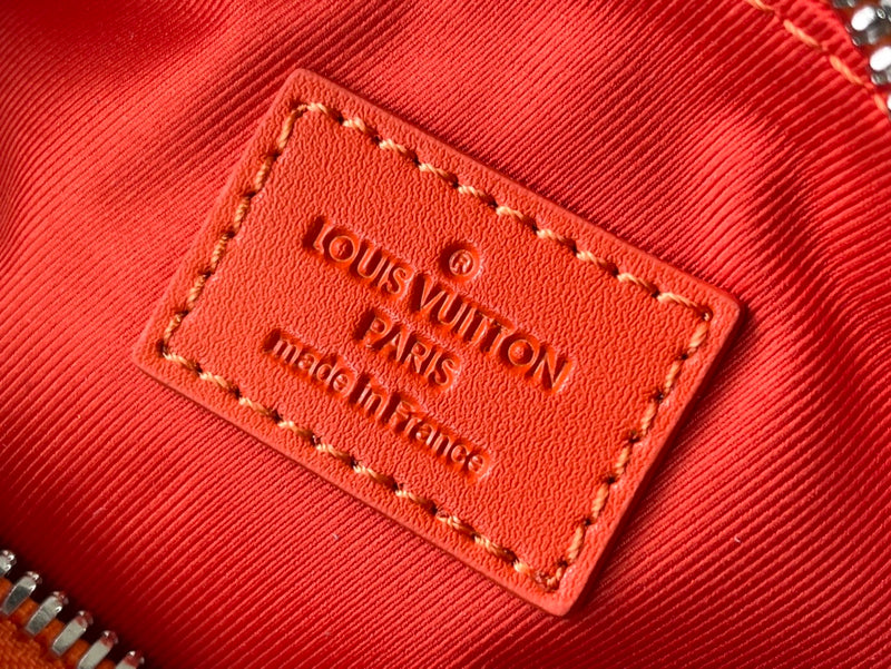 LOV - Luxurious Totes - 1895