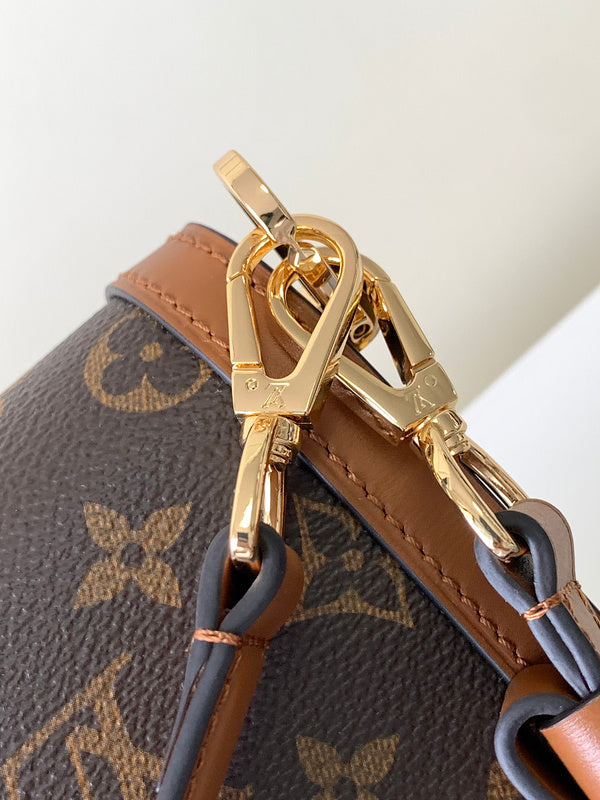 LOV - Luxurious Totes - 216