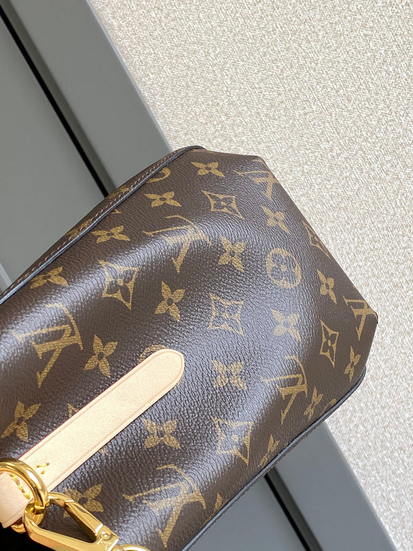 LOV - Luxurious Totes - 276