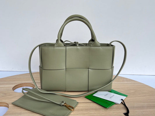 Luxurious-Totes - BV Bags - 2280