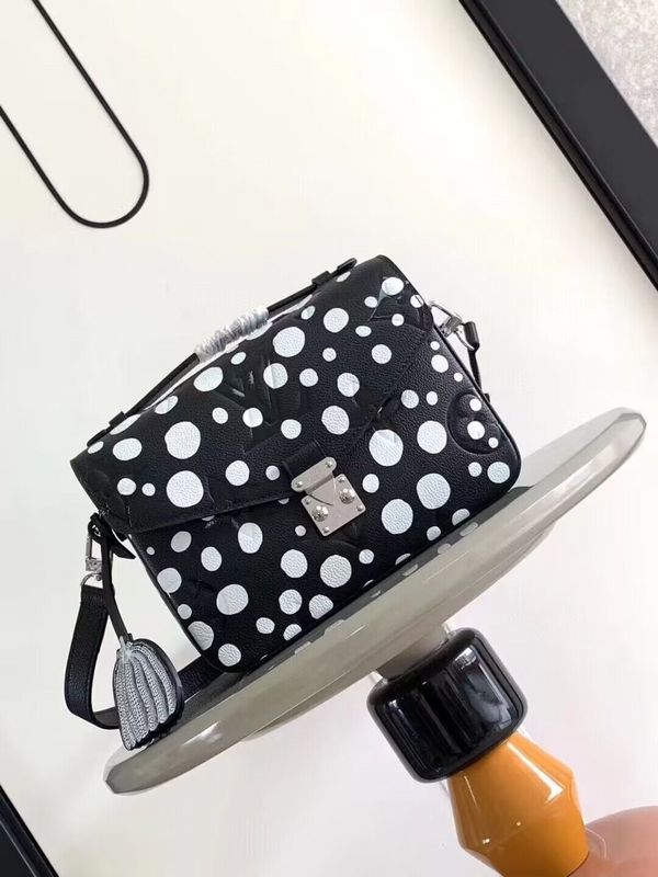 LOV - Luxurious Totes - 120