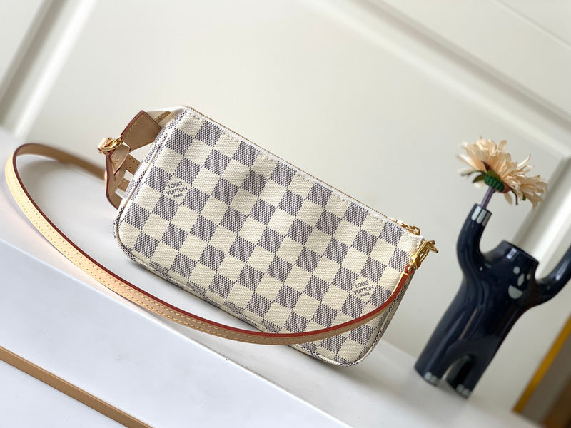 LOV - Luxurious Totes - 1151