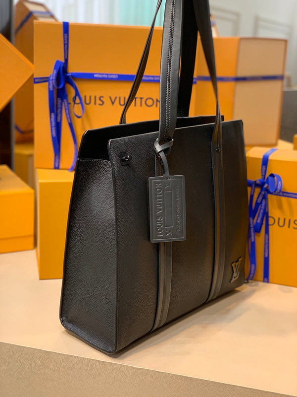 LOV - Luxurious Totes - 1900
