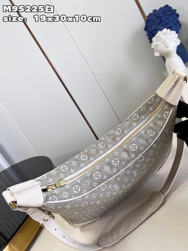LOV - Luxurious Totes - 300