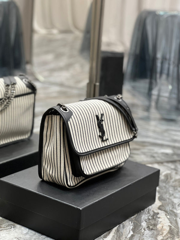 Luxurious Totes - Latest - 8120