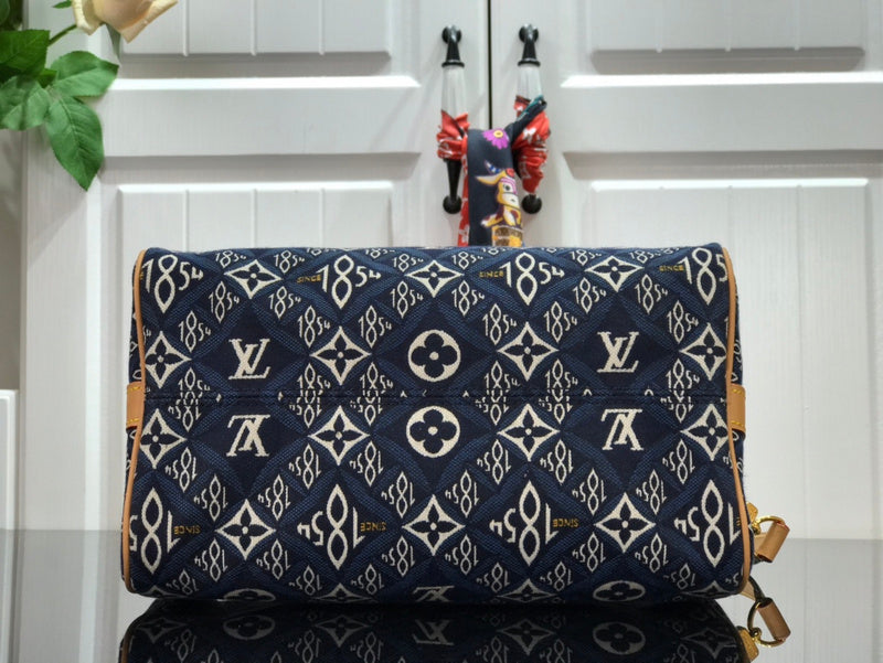 LOV - Luxurious Totes - 2495