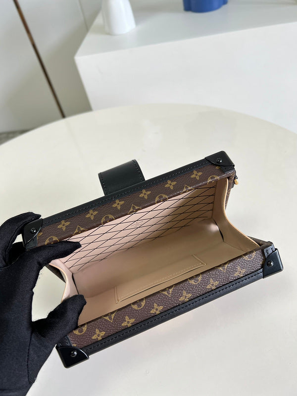 LOV - Luxurious Totes - 1665