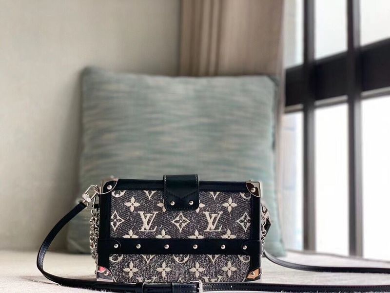 LOV - Luxurious Totes - 884