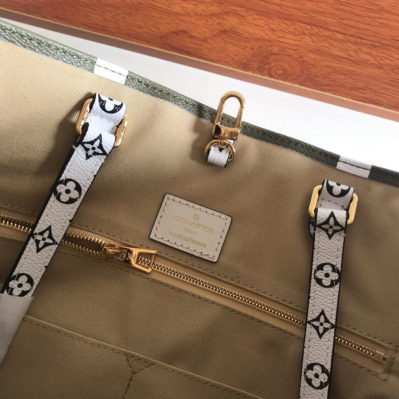 LOV - Luxurious Totes - 2241