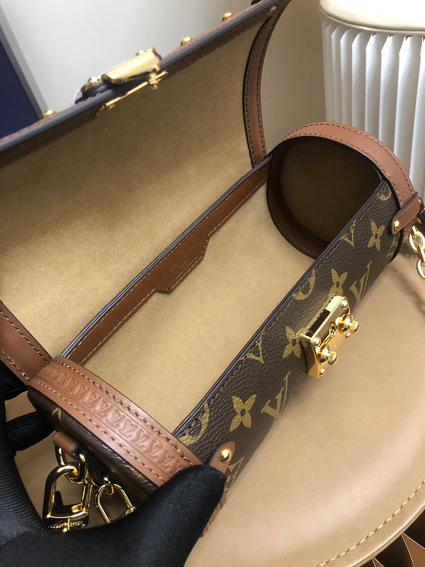 LOV - Luxurious Totes - 1919