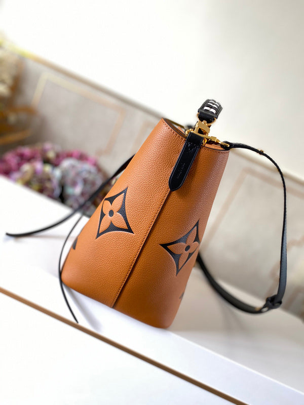 Luxurious Totes - Latest - 1715